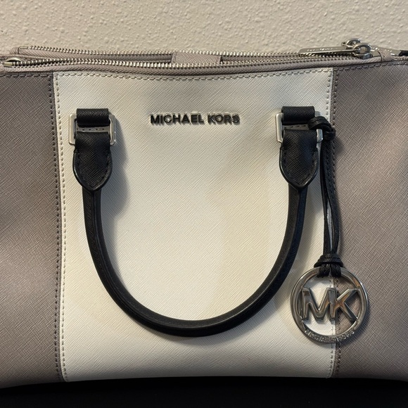 Michael Kors Handbag with Leather Rosette guitar style strap - Picture 2 of 6